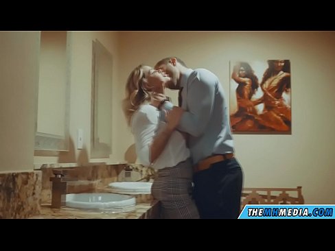 ❤️ Ko vas prsata blondinka zapelje na javnem stranišču Super seks pri nas sl.downloadassertion.top